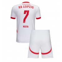 Fotballdrakt Barn RB Leipzig Antonio Nusa #7 Hjemmedraktsett 2024-25 Kortermet (+ Korte bukser)